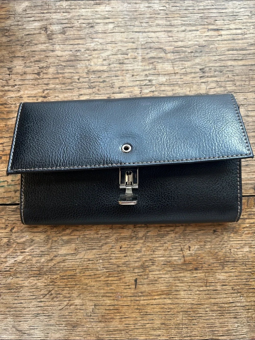 Vintage 90’s Liz Claiborne Black Pebble Leather Book Wallet with Silver Hardware